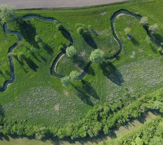 vue aérienne d'une rivière